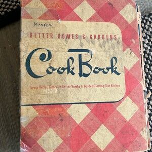 1944 Better Homes and Gardens cookbook Hard cover. Post war True collectors item
